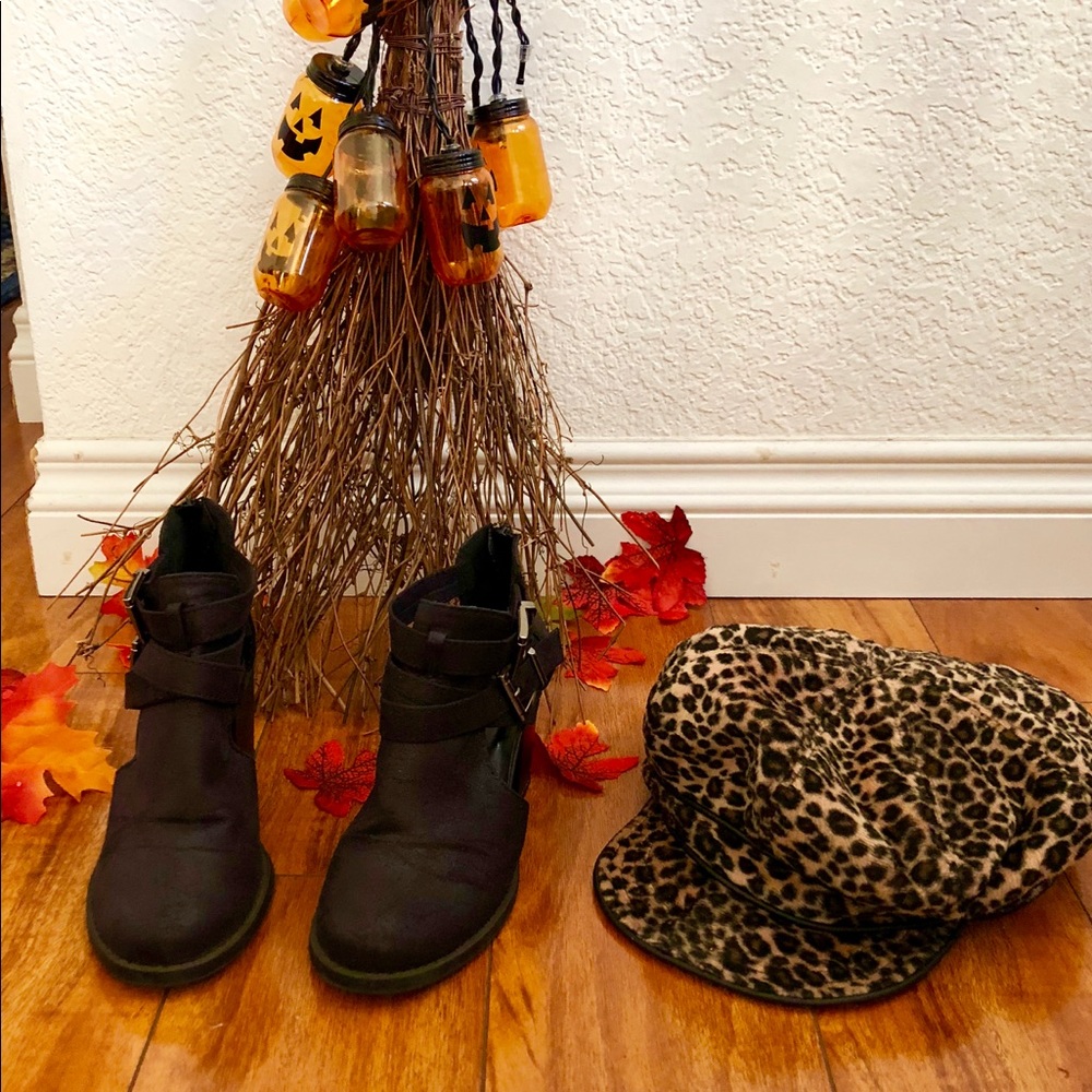 SODA Ankle boots with side buckles & zip heel.